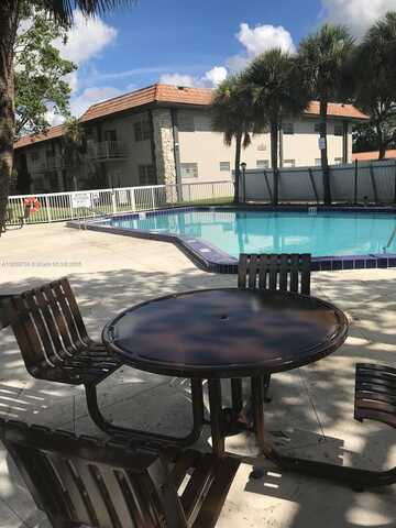 13920 Lake Placid Ct, Miami Lakes, FL 33014