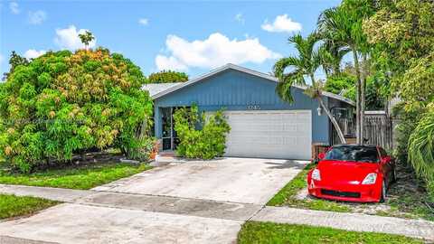 3245 SW 2nd St, Deerfield Beach, FL 33442