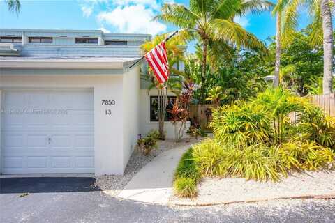 7850 SW 86th St, Miami, FL 33143