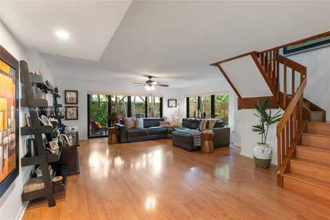 7850 SW 86th St, Miami, FL 33143