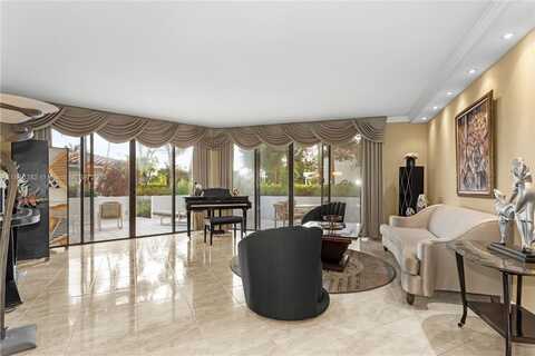 20281 E Country Club Dr, Aventura, FL 33180