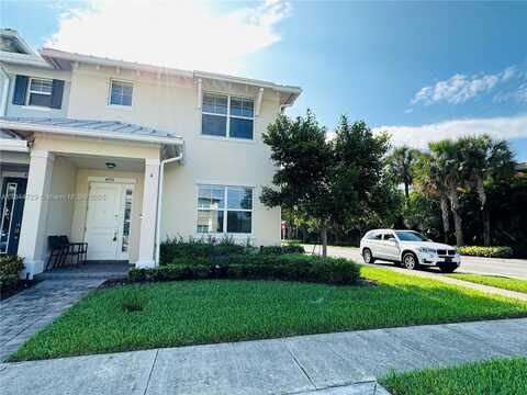 4950 Eucalyptus Dr, Hollywood, FL 33021
