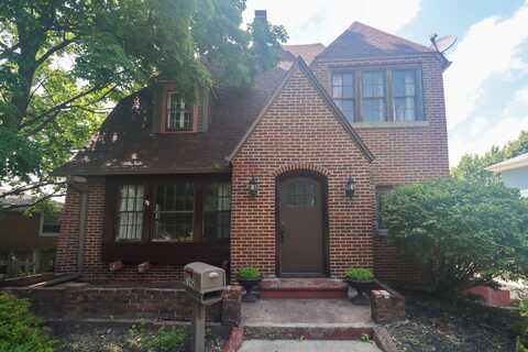 7842 Pershing Blvd, Kenosha, WI 53142
