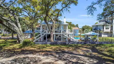 100 Barkley Drive, Pass Christian, MS 39571