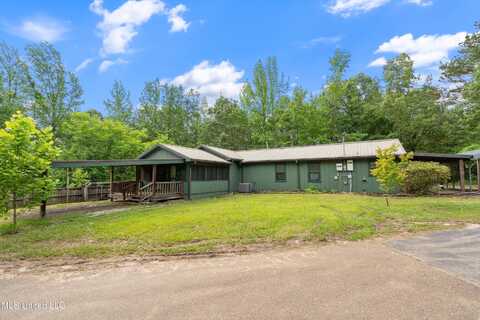 135 Red Bird Cove, Batesville, MS 38606
