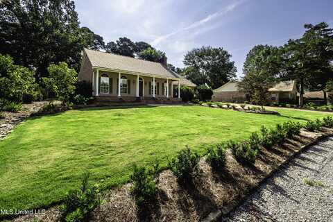 220 Lakeshore Drive, Madison, MS 39110