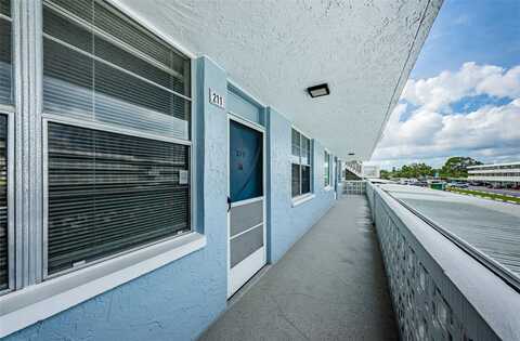 4895 BAY STREET NE, Saint Petersburg, FL 33704