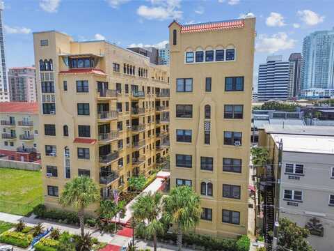130 4TH AVENUE N, Saint Petersburg, FL 33701
