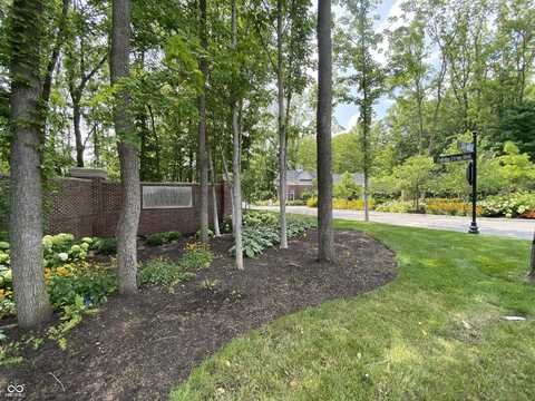 4285 Elmscott Ridge, Zionsville, IN 46077
