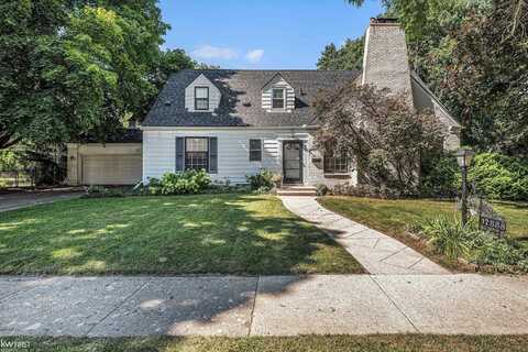17338 Roxbury, Southfield, MI 48075