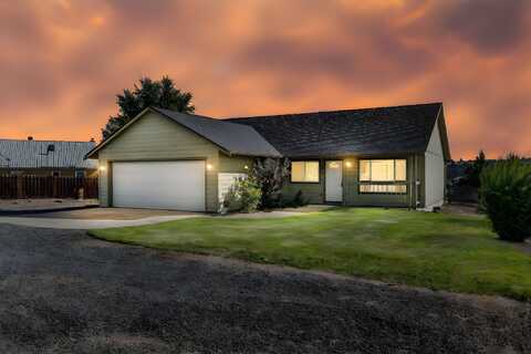 639 SE 10th Street, Madras, OR 97741