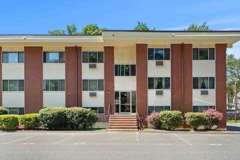 74 Beach St, Woburn, MA 01801