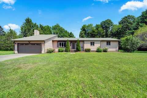 5 Country View Ln, Granby, MA 01033