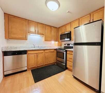 185 Quincy Shore Dr, Quincy, MA 02171