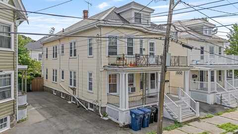 9 Hancock St, Salem, MA 01970