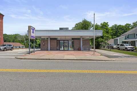 12 School St, Merrimac, MA 01860