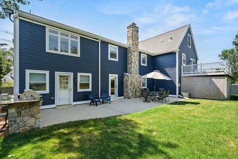 886 Methuen St, Dracut, MA 01826