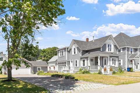 24 Brouilette St, Chelmsford, MA 01863