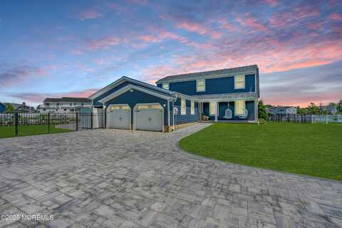 11 Gail Drive, Monmouth Beach, NJ 07750