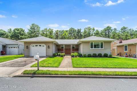 43 Freeport Court, Toms River, NJ 08757