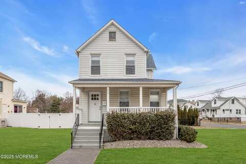 323 Roosevelt Avenue, Oakhurst, NJ 07755