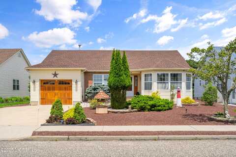 16 Sheridan Road, Toms River, NJ 08757