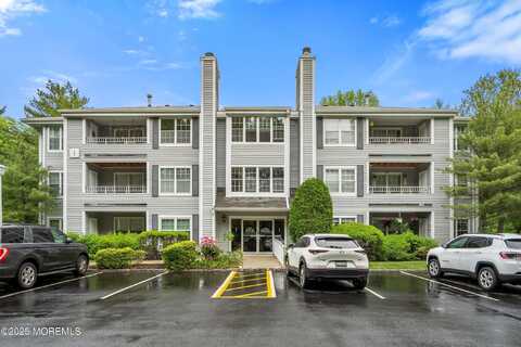 102 Raintree Court, Helmetta, NJ 08828