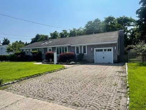 324 Durkee Lane, East Patchogue, NY 11772