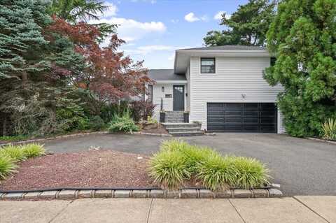 47 Winthrop Road, Plainview, NY 11803