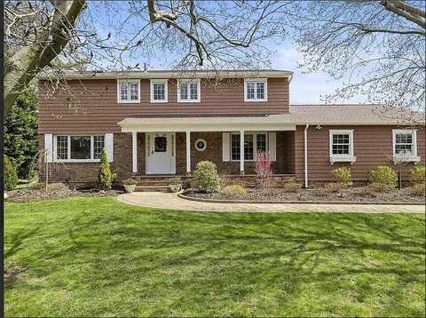 228 Plainview Road, Woodbury, NY 11797