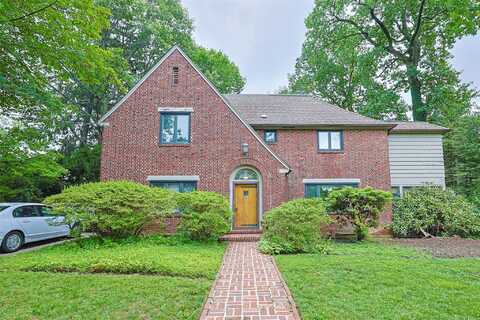 3 Buckingham Place, Great Neck, NY 11021