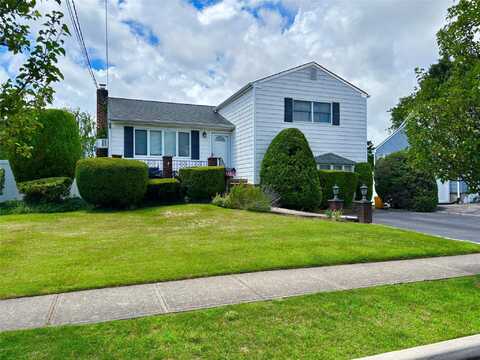 107 Intervale Avenue, Farmingdale, NY 11735