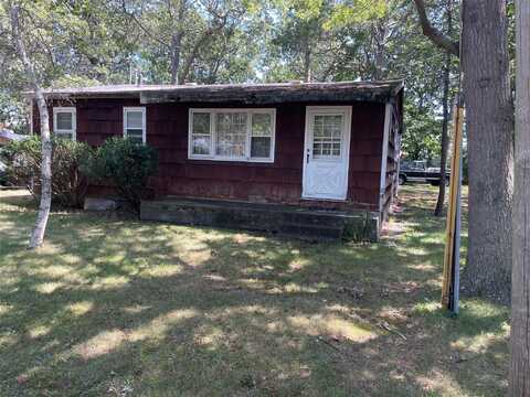20 Henry Street, Mastic, NY 11950