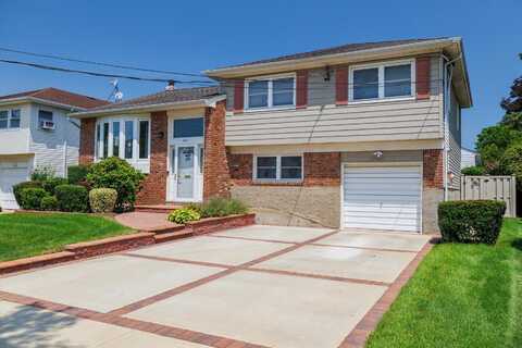 689 Allwyn Street, Baldwin, NY 11510