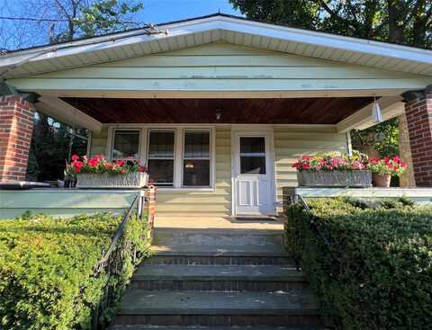 31 9th Avenue, Sea Cliff, NY 11579