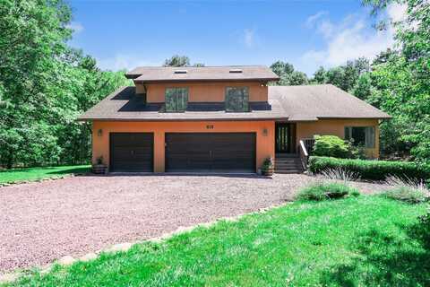 28 Bellhaven Road, Bellport, NY 11713