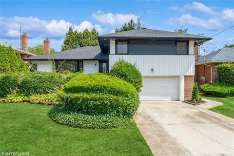 5 Orient Court, Westbury, NY 11590