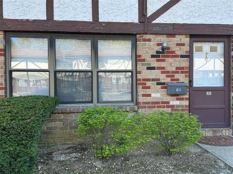 88 Bailey Court, Middle Island, NY 11953