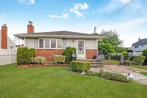 16 Michel Avenue, Farmingdale, NY 11735