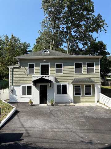 60 Sunburst Drive, Rocky Point, NY 11778