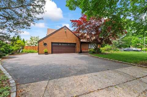 1057 Carlls Straight Path, Dix Hills, NY 11746