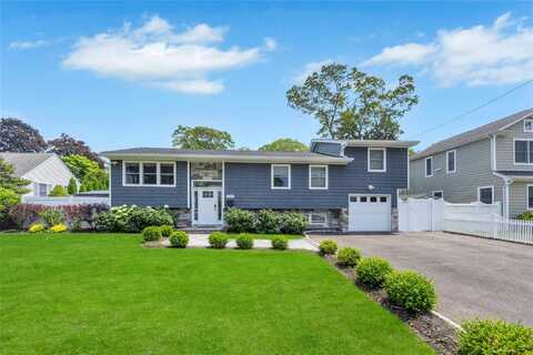 322 Oak Neck Road, West Islip, NY 11795