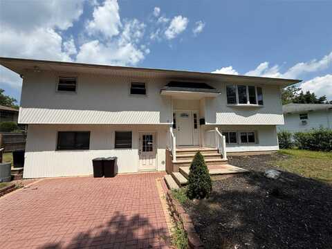 7 Pierre Drive, Commack, NY 11725