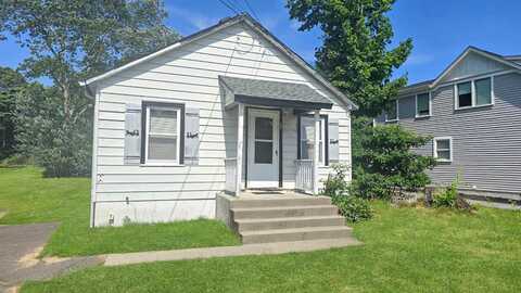 560 Raynor Avenue, Riverhead, NY 11901