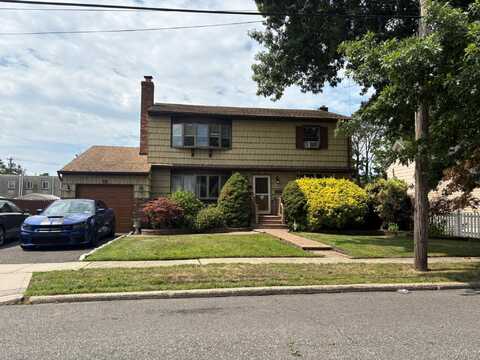 72 Rose Street, Farmingdale, NY 11735