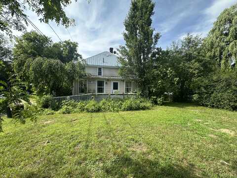 13 River Road, Dixfield, ME 04224
