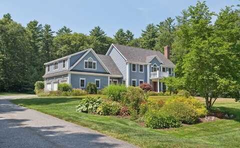 35 Paddock Way, Falmouth, ME 04105