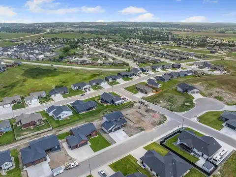 4742 Papillion Dr, Rapid City, SD 57703