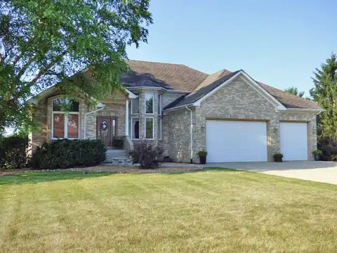 41w951 Hunters Hill Drive, Saint Charles, IL 60175