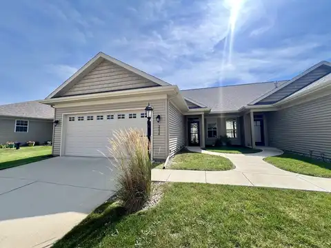 2214 S Stonebrooke Court, Urbana, IL 61802